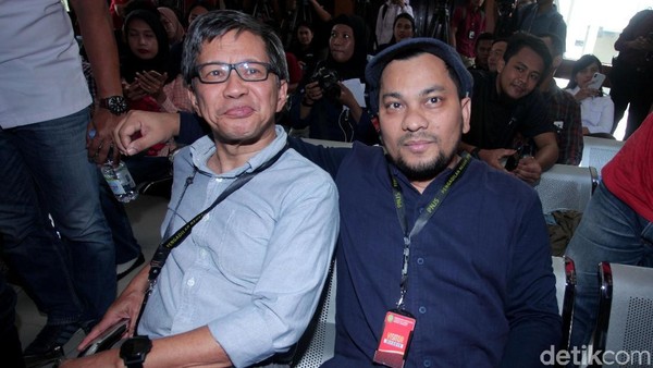 Tompi Kirim WA ke Glenn Fredly Saat Foto Ratna Sarumpaet Lebam Beredar Tompi Kirim WA ke Glenn Fredly Saat Foto Ratna Sarumpaet Lebam Beredar