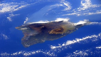 Pulau Hawaii disaksikan dari luar angkasa. Foto: NASA