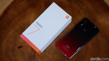 Di Indonesia, Redmi hadir dalam varian dan harga sebagai berikut,  RAM dan ROM 2GB/16GB dibanderol Rp 1,599 juta. (Foto: detikINET/Adi Fida Rahman)