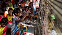 Selain dilengkapi dengan taman bermain, RPTRA ini juga menjadi tempat berkumpul dan pusat edukasi untuk anak-anak. Salah satunya, diselenggarakannya lomba mewarnai yang diikuti oleh anak-anak yang tinggal di sekitar RPTRA tersebut.