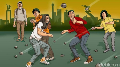 pemuda melempar Batu pada musuhnya