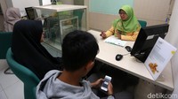 Menjelang Ramadan, masyarakat banyak melakukan transaksi Gadai Emas untuk memenuhi kebutuhan dana tunai secara mendadak khususnya untuk usaha rumahan selama Ramadan.