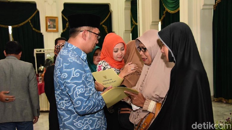 46 Petugas KPPS dan 3 Polisi Meninggal di Jabar Dapat Santunan 46 Petugas KPPS dan 3 Polisi Meninggal di Jabar Dapat Santunan