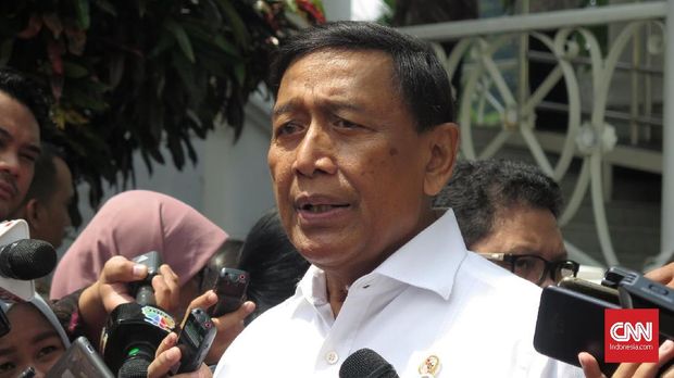 Ferdinand Sebut Tim Pantau Pencaci Jokowi Melebihi Kejam Orba