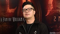 Derby Romero mengatakan bahwa ia rela mengubah bentuk tubuhnya demi perannya di film Sekte. Ia bahkan harus naik dan turun hingga 12 kg.  Foto: Noel/detikFoto