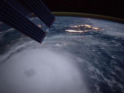 NASA Keluarkan Koleksi Foto Spektakuler Planet Bumi