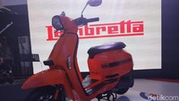 Untuk warna yang tersedia tiga pilihan warna lain, nanti lengkap saat IIMS, ujar CEO PT Brum Brum (induk perusahaan PT SMI), Ade Sulistioputra. Foto: Ridwan/detikOto