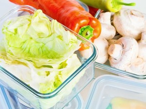 Kurangi Limbah Plastik, Ganti dengan Wadah Kaca yang Punya 5 Kelebihan