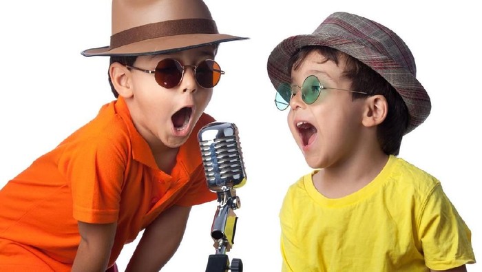 ilustrasi anak main musik