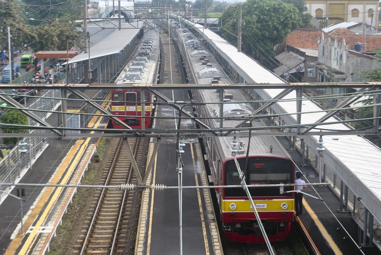 Stasiun Tanah Abang Beroperasi Normal Kembali Stasiun Tanah Abang Beroperasi Normal Kembali