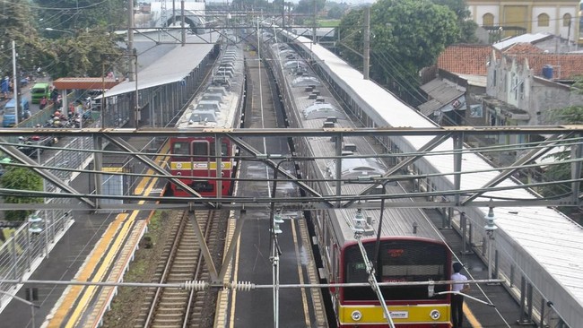 Tiga Rute KRL Disetop Sementara, Cek Jadwalnya di Sini