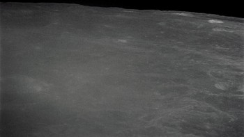 Bumi ‘terbit’ dijepret dari Bulan dalam misi Apollo 16 dengan kamera Hasselblad. Foto: NASA