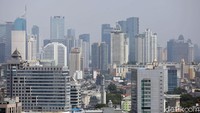 Namun, pada tahun depan juga pemerintah tetap meneruskan program pembangunan infrastruktur yang selama ini sudah dilakukan. Adapun, upaya yang akan ditempuh untuk mempercepat implementasi kedua program tersebut dengan melakukan penghematan pada pos belanja barang.