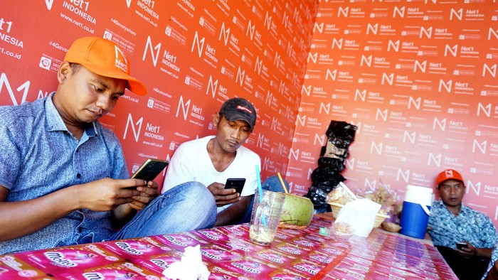 Operator Net1 Indonesia berupaya menyediakan jaringan internet hingga pedesaan. Saat ini jumlah penduduk yang sudah terlayani Net1 Indonesia mencapai 126.299.415 jiwa.
