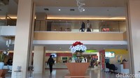 Masuk ke dalam, lobby rumah sakit terlihat cantik mirip-mirip hotel. Wanginya pun harum, lantai bersih mengkilap. Foto: Aisyah/detikHealth