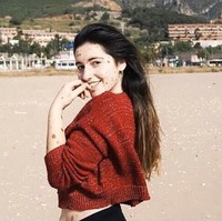 Selama hidupnya, Alba Parejo sudah kenyang menerima komentar jahat terkait kondisi fisiknya. Remaja ini bahkan kerap dijuluki dalmatian hingga alien karena punya 500 tanda lahir di tubuhnya. Foto: Instagram @albaparejo_