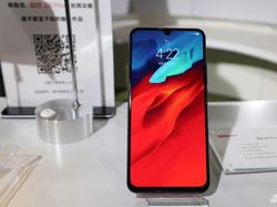 Penampakan Lenovo Z6 Pro, Ponsel Gahar Punya 5 Kamera