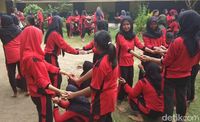 Pengunjung bisa coba permainan tradisional (Eko/detikcom)