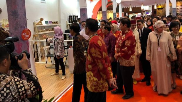 Bersama Anies, Jokowi Tinjau Pameran Inacraft 2019 di JCC Senayan