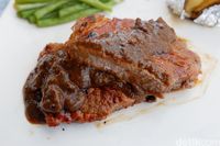 Pampalassa: Menyantap Tenderloin Steak Saus Mushroom di Kawasan Tambun