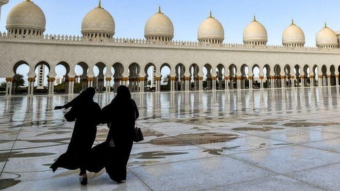 Perempuan Uni Emirat Arab bangun setelah koma selama 27 tahun