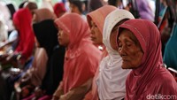 Lansia penerima KLJ merupakan penduduk DKI Jakarta yang telah terdaftar dan ditetapkan dalam Basis Data Terpadu (BDT) pada desil dengan kondisi status sosial/ekonomi desil terendah.