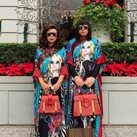 Dalam wawancara dengan South China Moring Post, Peepy mengaku dirinya dan ibunya tidak pernah membuat perencanaan untuk melakukan sebuah pemotretan. Kami melakukannya kapanpun kami mau, semuanya serba spontan. Semuanya ada di kepalaku dan setiap benda yang ada di foto ini adalah koleksi kami, ujarnya. Foto: Dok. Instagram @peepy_and_mother_lee