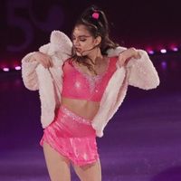 Evgenia Medvedeva dikritik karena tampilan busananya yang dianggap terlalu vulgar