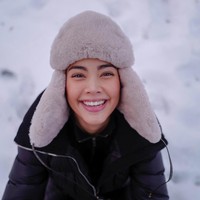 Aktris dan model blasteran Thailand dan Norwegia, Urassaya Sperbund, menempati posisi tiga. Wanita 26 tahun ini pernah memenangkan penghargaan TV Gold Award untuk Pemeran Utama Wanita Terbaik. Foto: Instagram/@urassayas