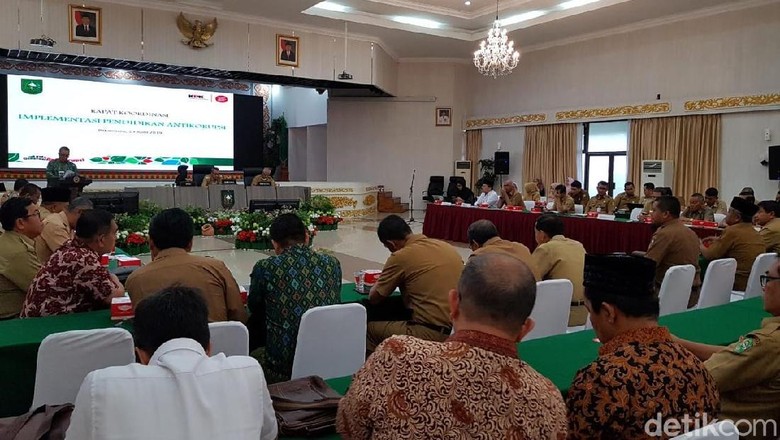 Safari di Riau, KPK Soroti Rumah Dinas Jadi Kantor SKPD Safari di Riau, KPK Soroti Rumah Dinas Jadi Kantor SKPD