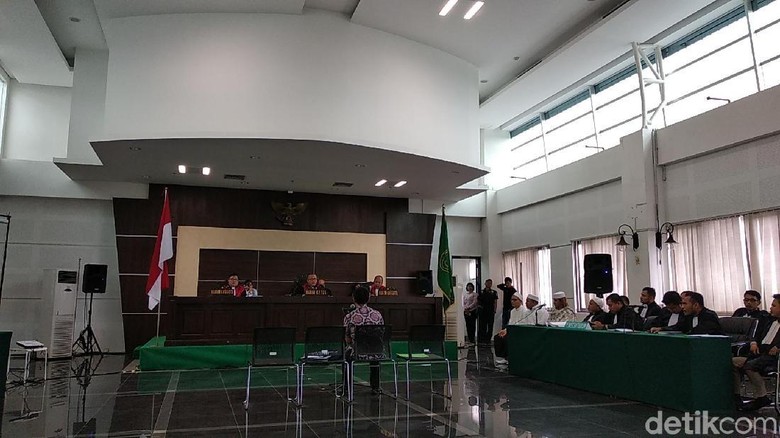 Umur Korban Disoal Habib Bahar, Hakim: Disdukcapil Bukan Malaikat Umur Korban Disoal Habib Bahar, Hakim: Disdukcapil Bukan Malaikat
