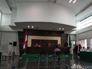 Umur Korban Disoal Habib Bahar, Hakim: Disdukcapil Bukan Malaikat