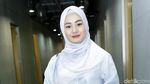 Dinda Hauw, Pilih Berhijab Usai Mimpi Meninggal