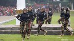 Aksi Prajurit Kopassus Unjuk Kekuatan di HUT ke-67