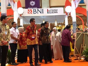 Produk UMKM Binaan BNI Xpora Pikat Jokowi di Pameran Inacraft 2023