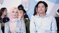 Cut Meyriska dan Roger disebut akan menjadi pasangan pada Ramadan nanti. Pool/Palevi S/detikFoto.