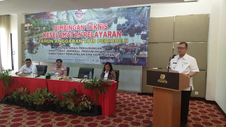 Kemenhub Imbau Operator Pelayaran Sumbar Utamakan Kelaiklautan Kapal Kemenhub Imbau Operator Pelayaran Sumbar Utamakan Kelaiklautan Kapal