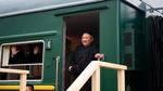 Ekspresi Kim Jong Un Saat Tiba di Rusia Untuk Bertemu Putin