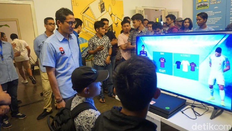 Kunjungi Rumah Siap Kerja, Sandi Bicara e-Sports untuk Lapangan Kerja Kunjungi Rumah Siap Kerja, Sandi Bicara e-Sports untuk Lapangan Kerja