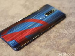 Unboxing Oppo F11 Pro Edisi Khusus Avengers