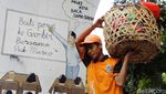 Sampah di Kolong Rel Juanda Dibersihkan