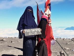 Foto: Inspirasi Hijab Cadar untuk Naik Gunung Ala Selebgram Fatihah
