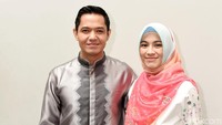 Wah, jangan kebawa ke kehidupan nyata ya Dude dan Alyssa! Pool/Noel/detikFoto.