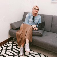 Sosoknya yang inspiratif membuahkan banyak penghargaan seperti Kartini Next Generation Awards dari Kementrian Komunikasi Informatika tahun 2013. (Foto: Instagram/@angkie.yudistia)