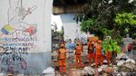 Sampah di Kolong Rel Juanda Dibersihkan