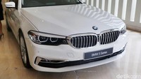 Salah satu yang akan dihadirkan adalah BMW 5 Series.
