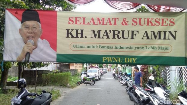 Spanduk di acara tasyakuran ulama di Yogyakarta.