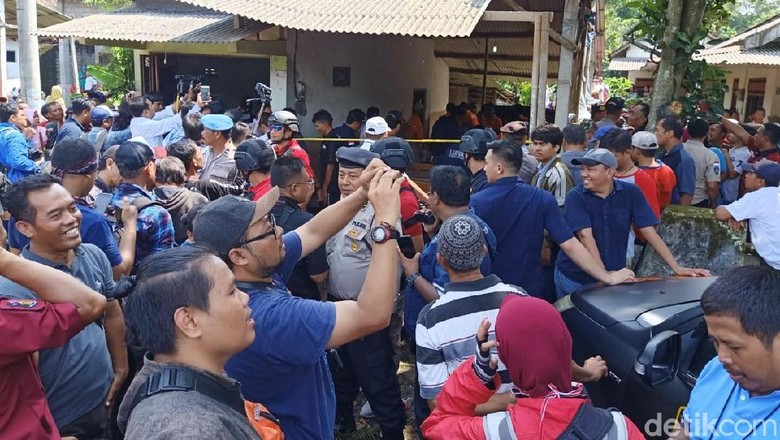 Mutilasi Mayat Dalam Koper Direkonstruksi, 38 Adegan Diperagakan Mutilasi Mayat Dalam Koper Direkonstruksi, 38 Adegan Diperagakan