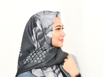 Gaya Hijab Angkie Yudistia, Penyandang Disabilitas yang Jadi CEO