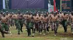 Aksi Prajurit Kopassus Unjuk Kekuatan di HUT ke-67
